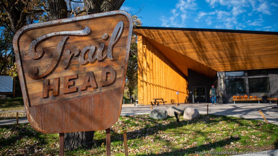 the trailhead in theodore wirth regional park in fall 900xx3000 1688 0 158